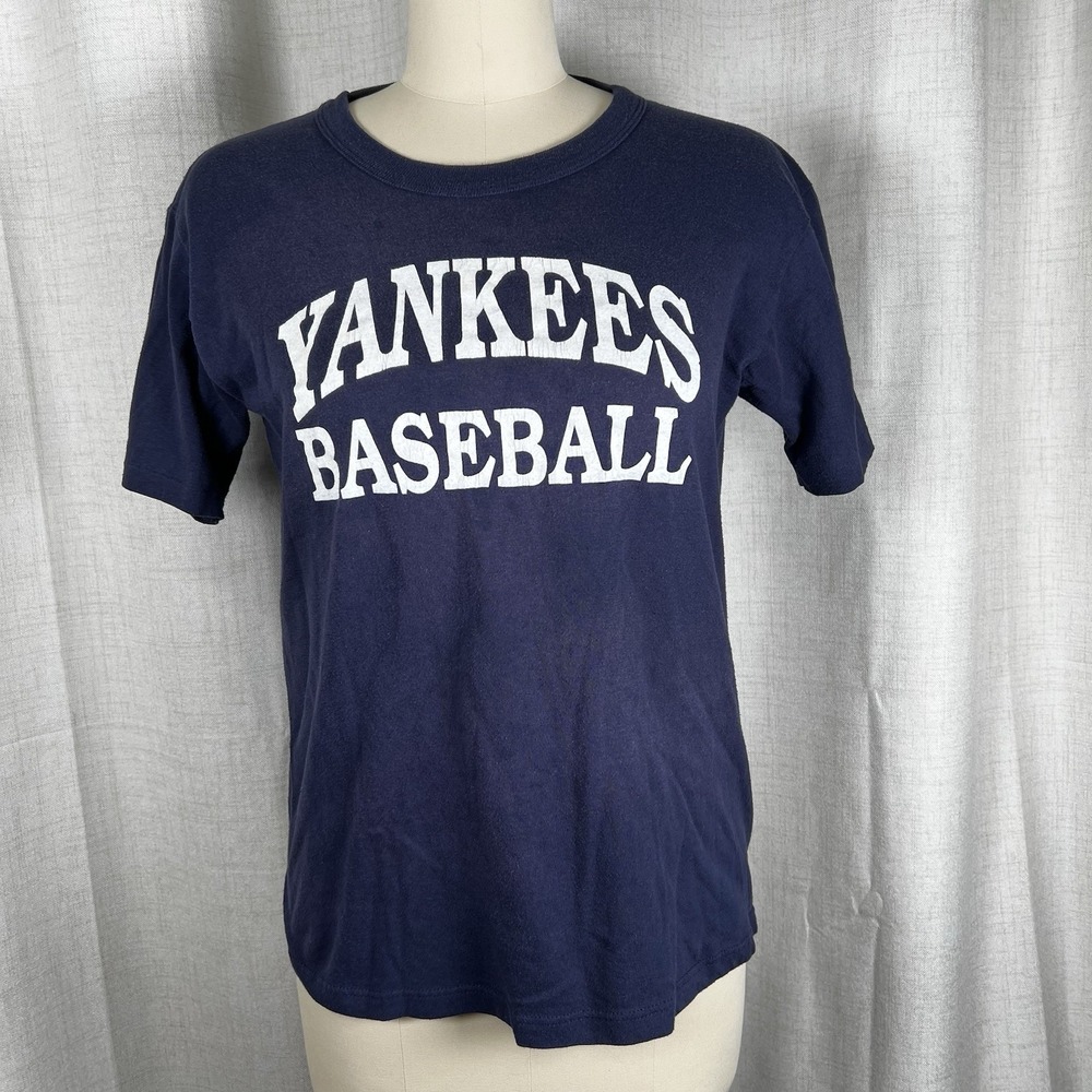 Vintage Russell Athletic New York Yankees Medium Single Stitch Navy Blue TShirt